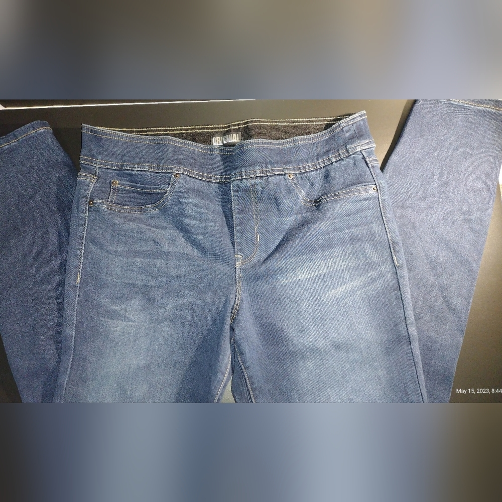 Nicole Miller stretch waist jeans